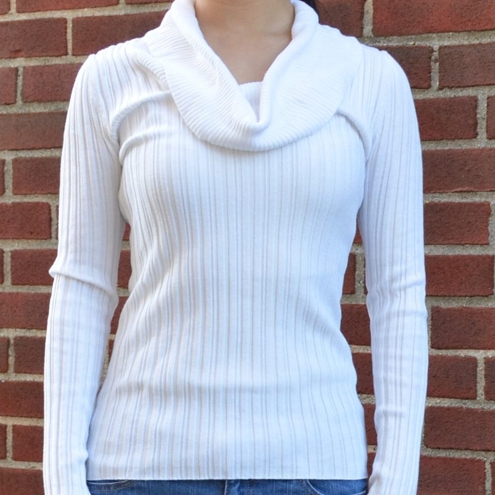 It’s Our Time SzM White Cowl Neck Longsleeve Shirt